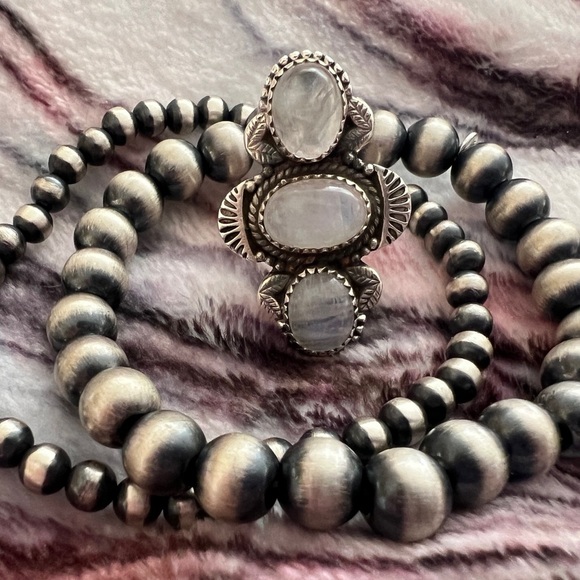 ❤️ Rainbow Moonstone Triple Stone Southwestern Sz 8 Adjustable Ring 9.6gm - Picture 3 of 13